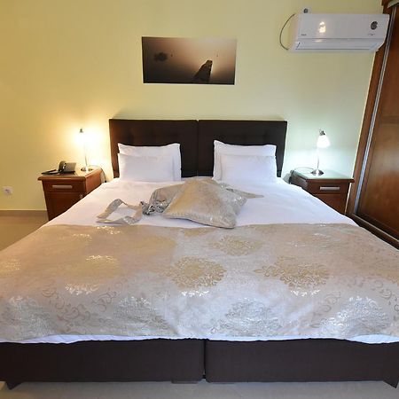 Hotel Ellena Herceg Novi Exteriör bild