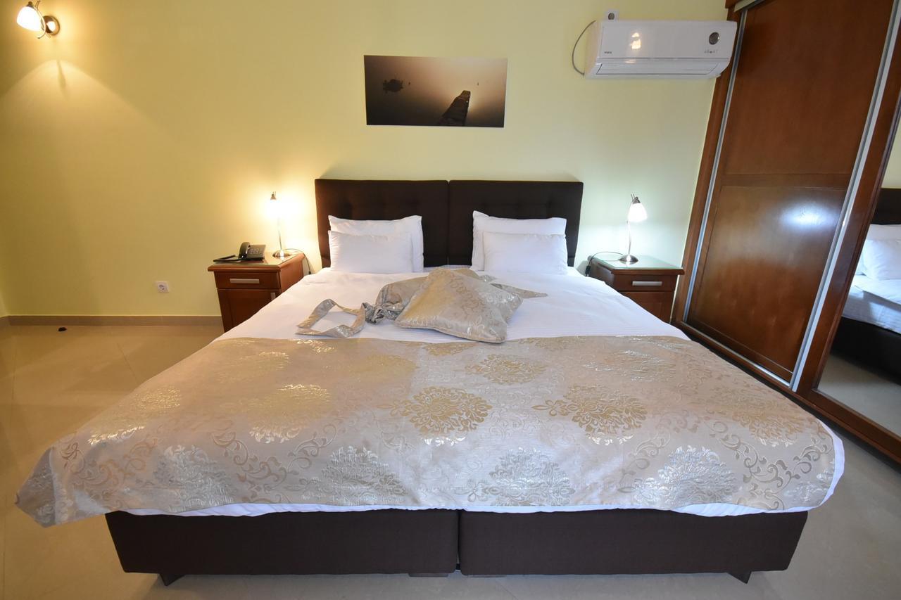 Hotel Ellena Herceg Novi Exteriör bild